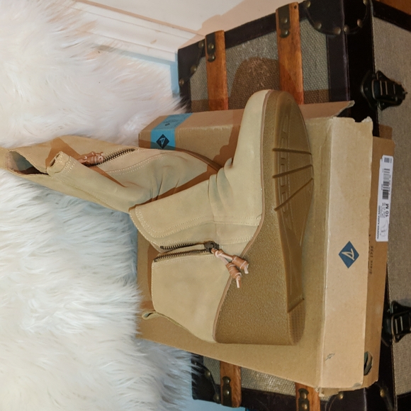 Sperry - Picture 5 of 9